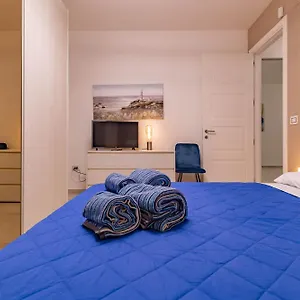  Appartamento Elilux - Zona Policlinico, Garage E Posto Auto